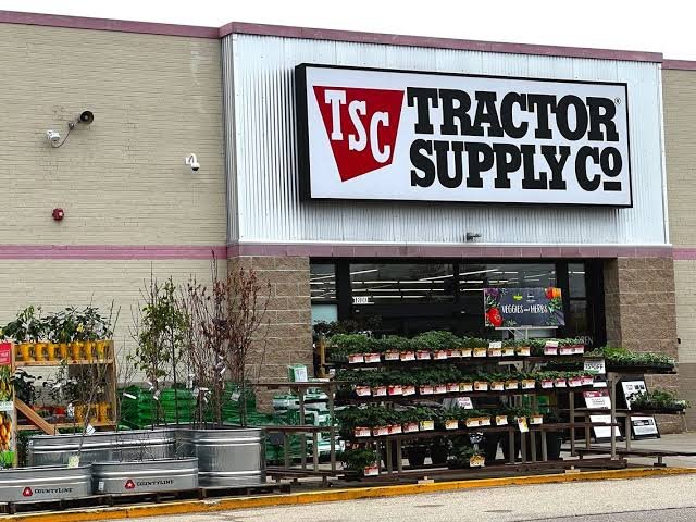 Tractor Supply Company A Retail Giant in Rural America 